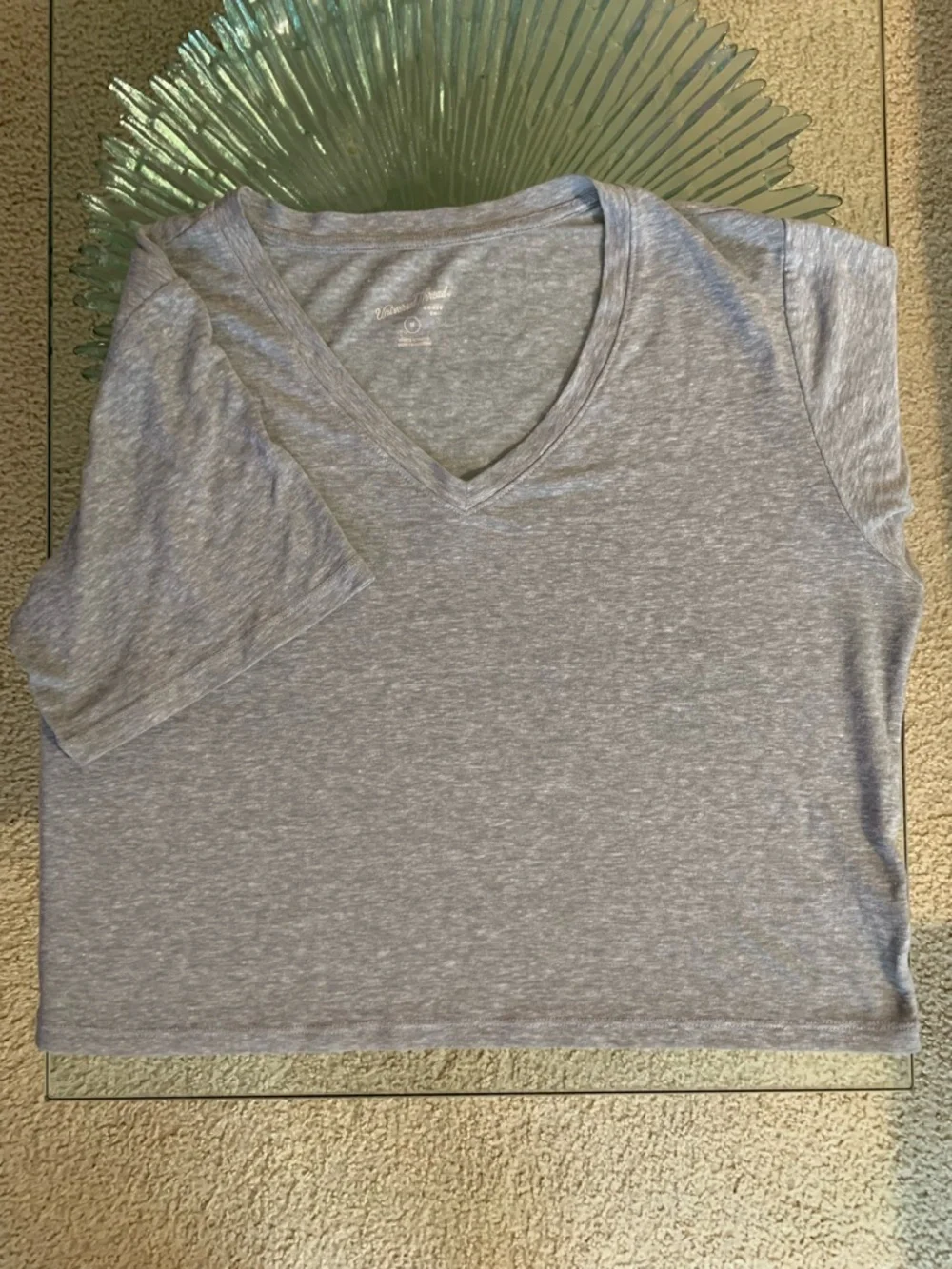 💜 Universal Thread Basic Tee - Picture 1 of 2